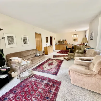 Traumhaftes Haus in Toplage: 4 Zimmer, gepflegt, mit Garten, Balkon, Terrasse, 2 Garagen in Linz - nur 585.000,00 €! - Bild 2