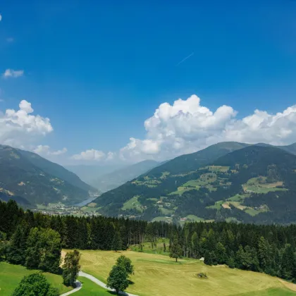 Luxus, Herz, Tradition, Charme und Glücksmomente in den Bergen - einzigartiges Chalet oder Apartmenthaus mit fünf Suiten steht zum Verkauf! - Bild 2