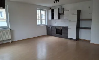 Gut aufgeteilte 3-Zimmer-Wohnung mit möblierter Küche und Balkon in ruhiger Wohnlage in Obernberg