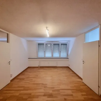 Ruhig gelegene zwei Zimmer Wohnung mit extra Küche in top zentraler Lage zum attraktiven Kaufpreis! - Bild 3