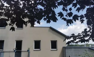 Hübsche Singlewohnung mit großer Terrasse und schönem Blick zum Leechwald in begehrter Lage!