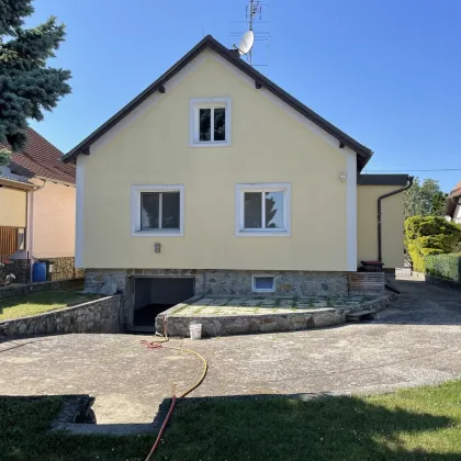 Charmantes Miethaus in Göllersdorf - Moderner Wohnkomfort mit Garten, Garage - Bild 2