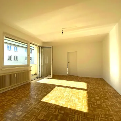 Helle und freundliche 2 Zimmerwohnung mit neuer Küche und kleiner Süd-Loggia! - Bild 3