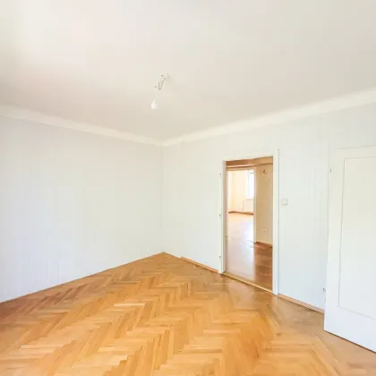 PROVISIONSFREI VOM EIGENTÜMER! UNSANIERTE SCHÖNE 4-ZIMMER WOHNUNG MIT BALKON! - Bild 2