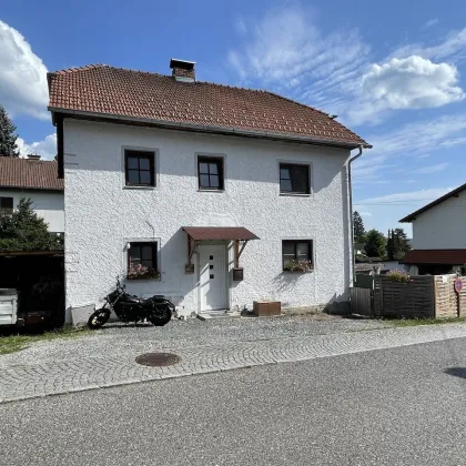 Charmantes Einfamilienhaus im Zentrum von Grünbach und am Bach gelegen - Bild 2