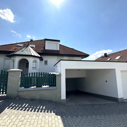 Wohnen AM GIPFELBERG | Großfamilienhaus mit unverbaubarem Ausblick | Pool & Whirlpool | 4 Garagenstellplätze | Hof am Leithaberge - Bild 2