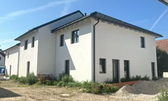 Erstbezug in idyllischer Lage: Moderne Doppelhaushälfte mit Garten, Terrasse & Parkplätzen für 339.000,00 €!