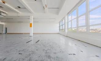 Betriebsobjekt mit 2.800m² Hallen, 280m² Büro und 2.250m² Freiflächen | Standalone | Autobahnanbindung