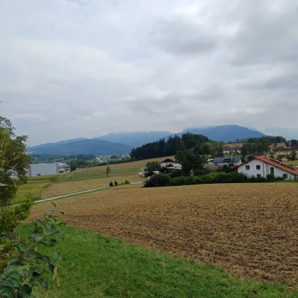 Schönes Grundstück mit Bergblick in ruhiger Lage - Bild 2