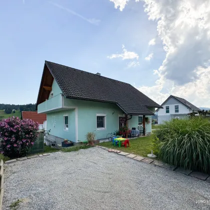 Unterkellertes Einfamilienhaus mit Carport in wundervoller Wohngegend - Bild 2