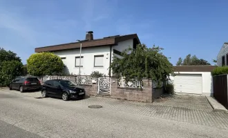 großes Wohnhaus mit überdachtem Pool, Vollkeller und Garage in Ruhelage zu verkaufen