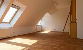 Exklusive Dachgeschoßmaisonette in Top-Lage mit 2 Terrassen und hochwertiger Ausstattung in 1180 Wien - Jetzt zugreifen!