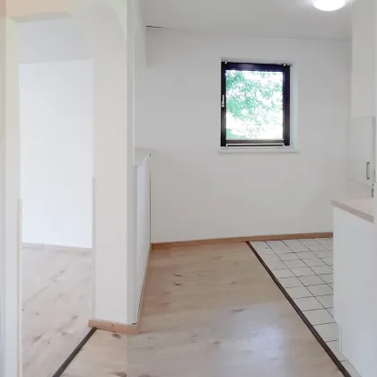 Herzlich willkommen in einer gepflegten 3 Zimmer- Wohnung mit 3 Loggien . - Bild 3