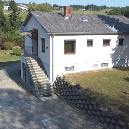 Unterkellertes Einfamilienhaus mit Garage in schöner Wohnlage - Bild 2