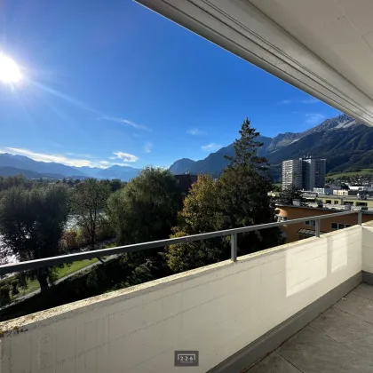 226 Immobilien: Stadtblick & Bergpanorama | 2-Zi-Wohnung + separate Küche und Südwestbalkon im Osten von Innsbruck - Bild 2