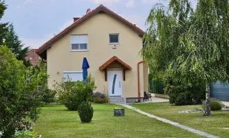 Großzügiges Familienhaus in ruhiger Lage, sehr guter Zustand, großer Garten!