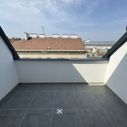 Provisionsfrei: Klimatisierter 83m² DG-Erstbezug + Terrasse im topsanierten Altbau - 1100 Wien - Bild 2