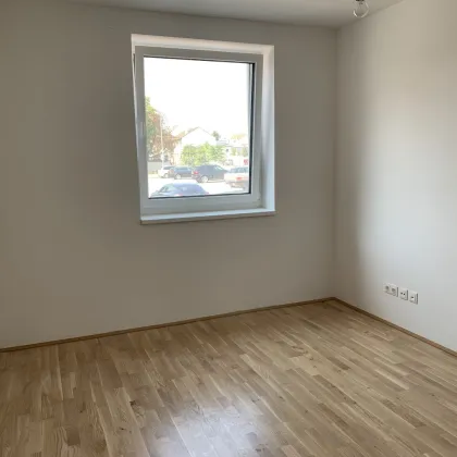 Moderne EG-Wohnung in Wiener Neustadt - Erstbezug nach Sanierung mit Balkon und Stellplatz! - Bild 2