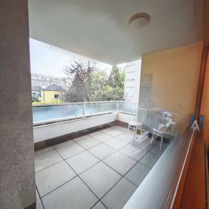 117m² Büro mit 4 - 5 Zimmern und Balkon | barrierefrei | alle Räume zentral begehbar - Bild 2