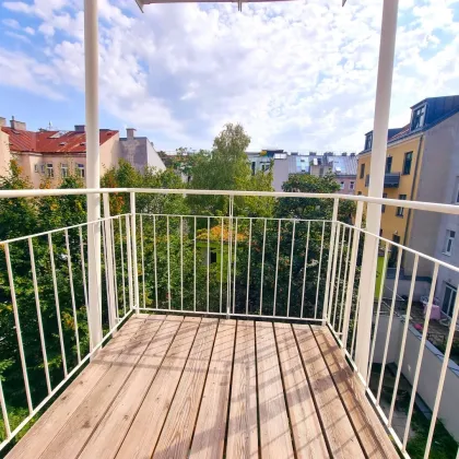 Neuer Preis! Perfekte Kleinwohnung mit Balkon! Ruhelage im letzten Regelgeschoss hofseitig! Frisch saniert + Blick ins Grüne + Tolle Infrastruktur + Garagenplatz im Haus! Jetzt zugreifen! - Bild 3