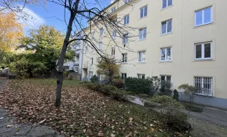 HERVORRAGENDE WOHNLAGE! S-BAHN UMS ECK! DACHGESCHOSS-EIGENTUM MIT 3 ZIMMERN UND TERRASSE.