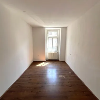 Schnäppchen - nur €  3.375 pro m² - 2 Zimmer-Wohnung im 1. Liftstock - Bild 3