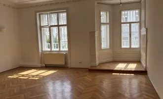 Belle Etage mit 3 Balkonen und  Erker