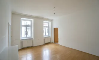 Renovierungsbedürftige Altbauwohnung in zentraler Lage - Perfekt für Singles oder Paare!