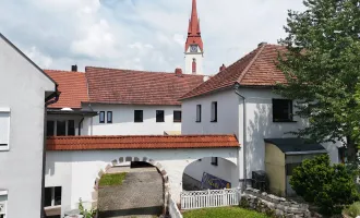 115 m² große 4-Zimmer-Wohnung in Neumarkter Marktplatzlage