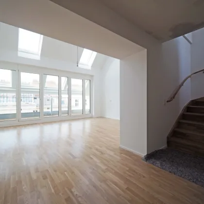 SALZGRIES | ERSTBEZUG | außergewöhnliche 4-Zimmer+ Galerie-DG-Maisonette mit Balkon, Loggia und Terrasse - Bild 2