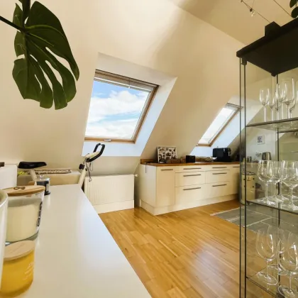 NASCHMARKT NÄHE: TRAUMHAFTE DG-MAISONETTE-WOHNUNG MIT 360°-DACHTERRASSE IN RUHELAGE - Bild 3