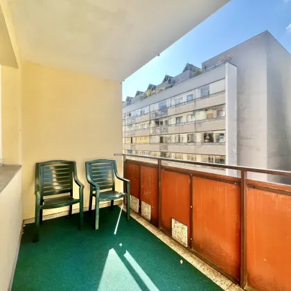 FERNBLICK - 5 Jahre befristet - 2 Zimmer - ca. 59m² WFL - Loggia - Einbauküche - Lift - Bild 2