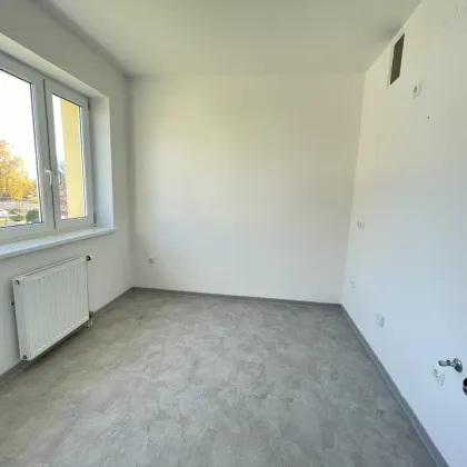 Schöne, geräumige Zweizimmerwohnung und Balkon mit toller Aussicht! - Bild 3