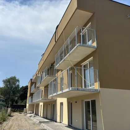 ++GENIALE und FAMILIENFREUNDLICHE GARTENWOHNUNG ++ PROVISIOSNFREI ++ WFL 86,9 m² ++ 4 ZIMMER mit 26,4 m² großer süd-west SONNENTERRASSE ++ FINANZIERUNGSBERATUNG ++ - Bild 2