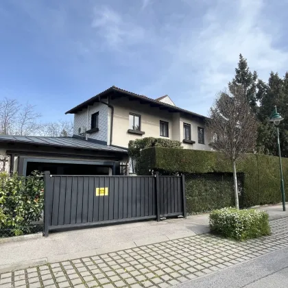 BESTLAGE MÖDLING: EINFAMILIENHAUS (212 m² WNFL) MIT DOPPELGARAGE, SAUNA, OFFENEM KAMIN UND WEINKELLER - Bild 2