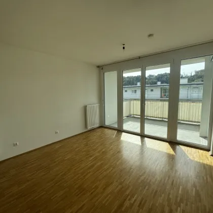 Wunderschöne helle 2-Zimmer-Wohnung mit Loggia inkl. Tiefgarage! - Bild 2