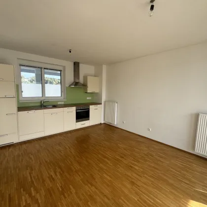 Wunderschöne helle 2-Zimmer-Wohnung mit Loggia inkl. Tiefgarage! - Bild 3