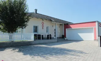 Großer Bungalow mit Garten und Terrasse in schöner Grünlage