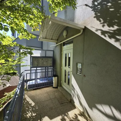 ** HELLES WOHNUNGS-JUWEL AM TÜRKENSCHANZPARK ** TOP-LAGE ** RUHEOASE ** BALKON ** LIFT ** GRÜN-& FERN-BLICK ** GARAGE ANMIETBAR ** - Bild 2