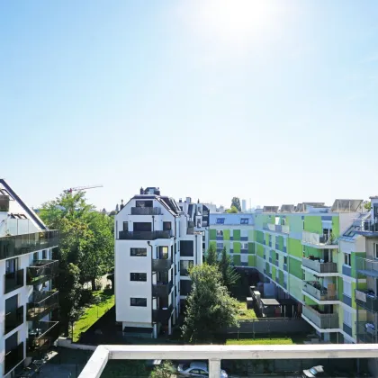 Klimatisiert! Südseitige 2-Zimmer-Dachgeschoßwohnung mit Balkon - ERSTBEZUG! - Bild 2