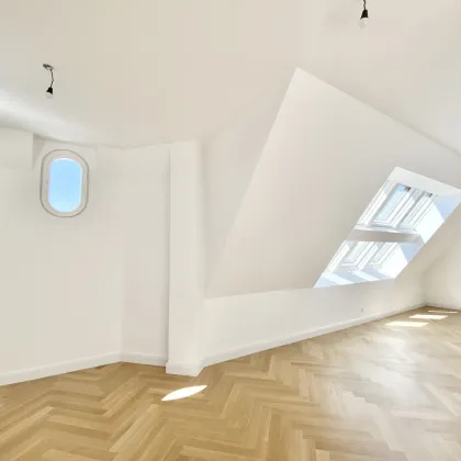 Erstbezug mit Traumblick über Wien: Große 2-Zimmer-DG-Maisonette mit 24 m² Dachterrasse beim Lichtensteinpark - Bild 2