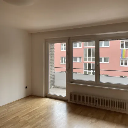 Anlage oder Selber Wohnen - Nähe Klinik, separate Küche und Wohn-Schlafzimmer mit Bad und Balkon - Bild 3