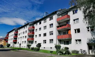 Erstbezug nach Sanierung! Sonnige 3 Zimmerwohnung mit Badewanne und Balkon!