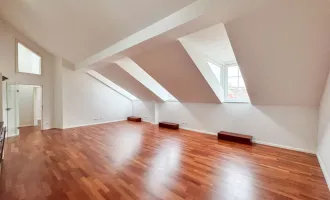 106 m2 große Drei-Zimmer Wohnung mit 25 m2 großer Dachterrasse! Separat begehbar, Neustiftgasse/ Sankt-Ulrich-Platz!