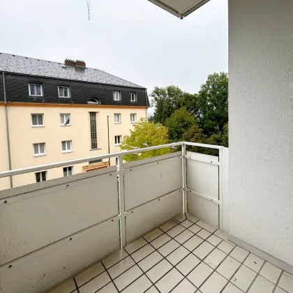 HELLE 3 ZIMMER MIETWOHNUNG MIT BALKON UND PARKPLATZ - Bild 3