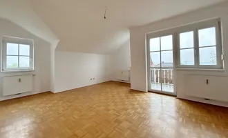 3 ZIMMER WOHNUNG AM LAND MIT BALKON UND GARAGE