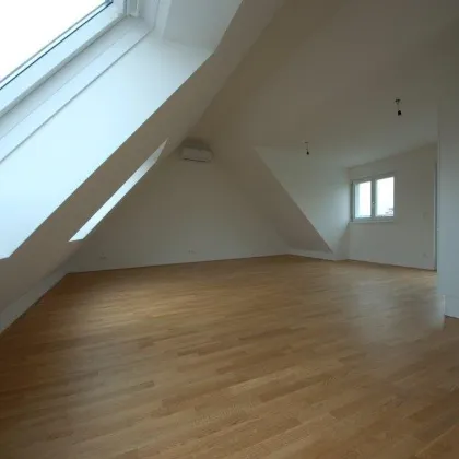 sehr schöne, helle Dachterrassenwohnung mit westseitiger Terrasse mit Blick in den Wienerwald! - Bild 2