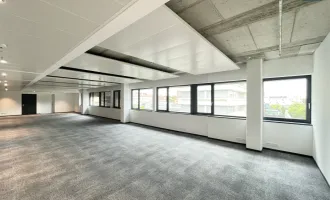 Office mit Balkon und ausgezeichneter Infrastruktur im Bürogebäude mit Breeam - Outstanding Zertifizierung!