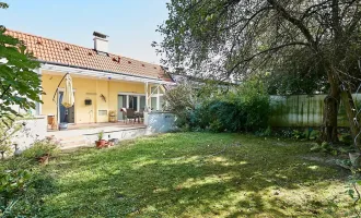 Stadtgrenze von Wien! Elegantes Einfamilienhaus mit uneinsehbarem Garten, restauriertem Weinkeller und Doppelgarage