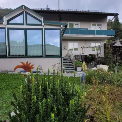 Einmalige Gelegenheit: Top gepflegtes Einfamilienhaus mit toller Aussicht, Wintergarten, großzügigem Balkon, Saunastüberl und vielem mehr.. - Bild 2